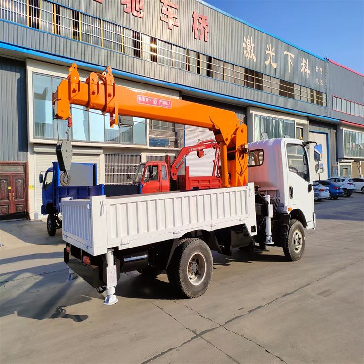 合川区三轮随车吊定制 农用改装机自备吊中瑞长期出售